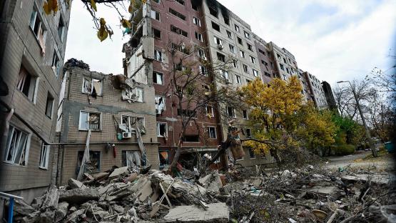 Exhausted Ukraine faces military and diplomatic pressure to cede the Donbas