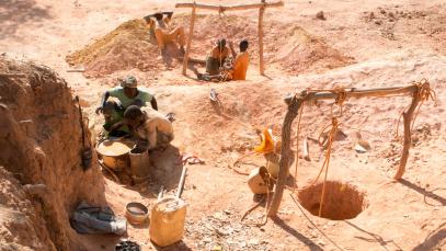 Image: Goldminers working in Senegal&rsquo;s Kedougou region, which has important deposits of gold and has become particularly vulnerable to JNIM&rsquo;s growing presence in neighboring Mali.